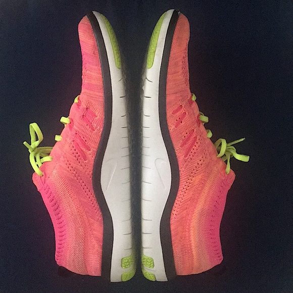 Nike Shoes - Picture 3 of 6